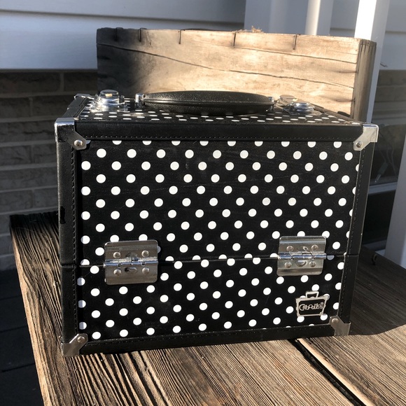 Caboodles Other - Caboodles Goddess 4 Tray Train Case